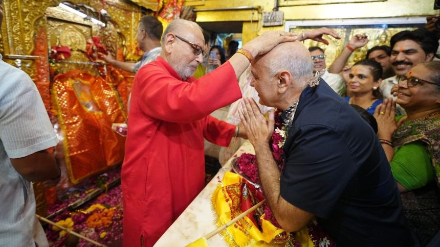 Day after walking out of jail Manish Sisodia visits Hanuman