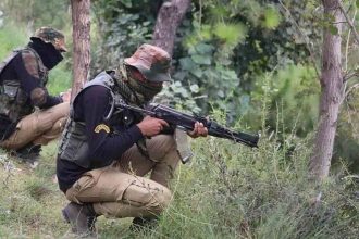 Encounter breaks out between terrorists and security forces in Anantnag