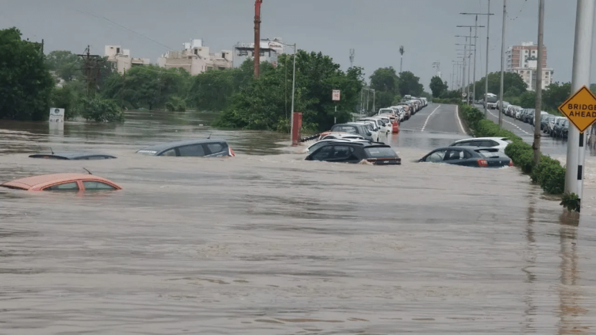 Why is it raining heavily in Gujarat for two days? Know the risk ahead