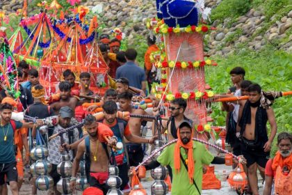 Kanwar Yatra eateries nameplate row SC extends stay on directive