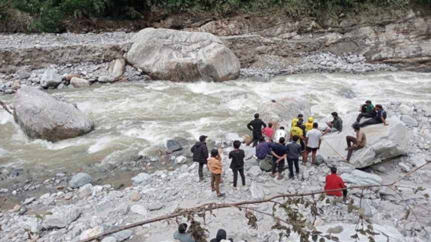 Kedarnath cloudburst Youth of Triyuginarayan emerged as saviour for 13