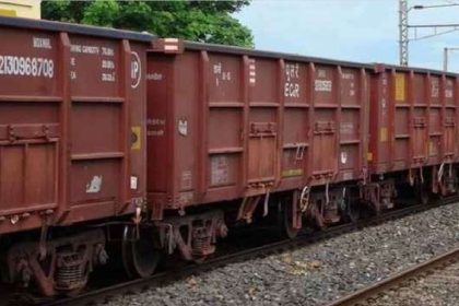 Maintenance wagon rolls down due to brake failure causing safety