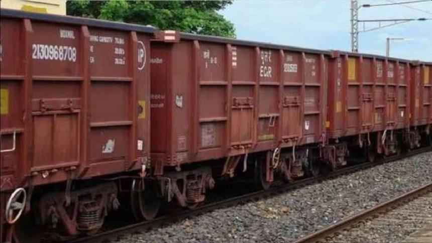 Maintenance wagon rolls down due to brake failure causing safety