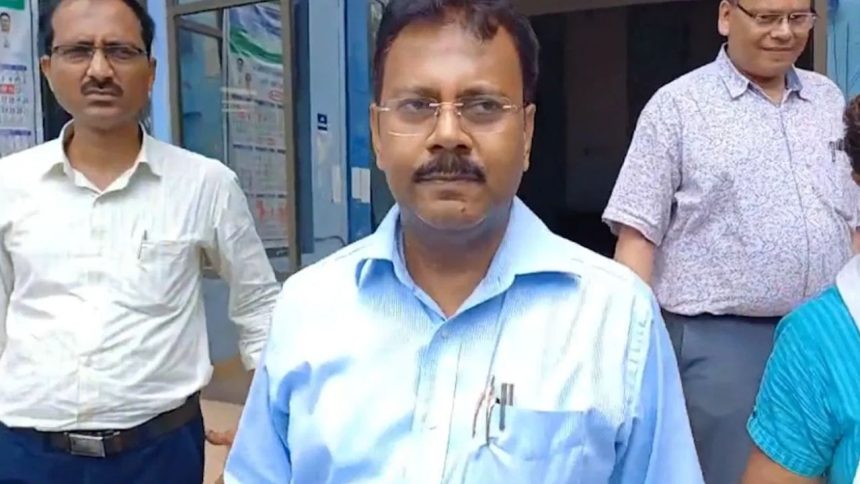 Kolkata doctor rape & murder: Former principal held meeting with staff before informing cops