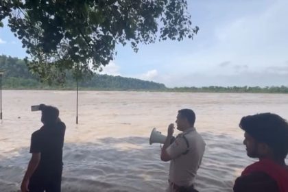 Uttarakhand River Ganga flows near danger mark in Haridwar 168