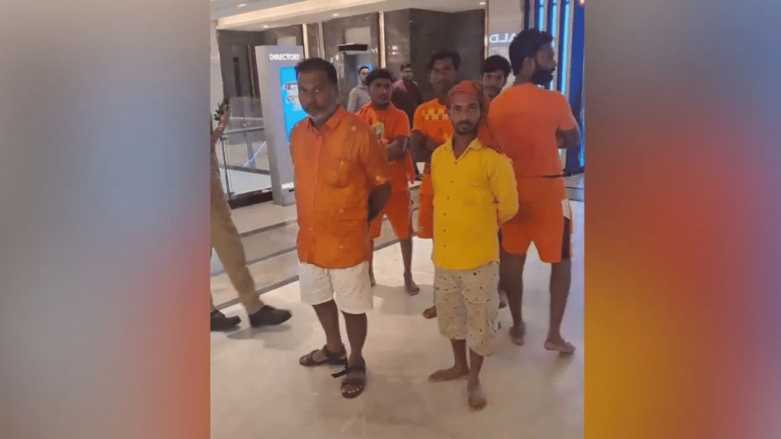 WATCH Kanwariyas enter Ranchi mall without wearing slippers denied