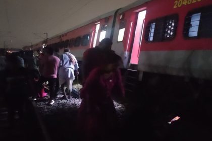 20 coaches of Sabarmati Express derail in Kanpur