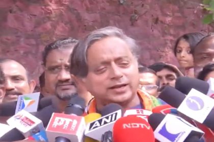 Delhi HC refuses to quash defamation proceedings against Tharoor over scorpion on Shivling remark