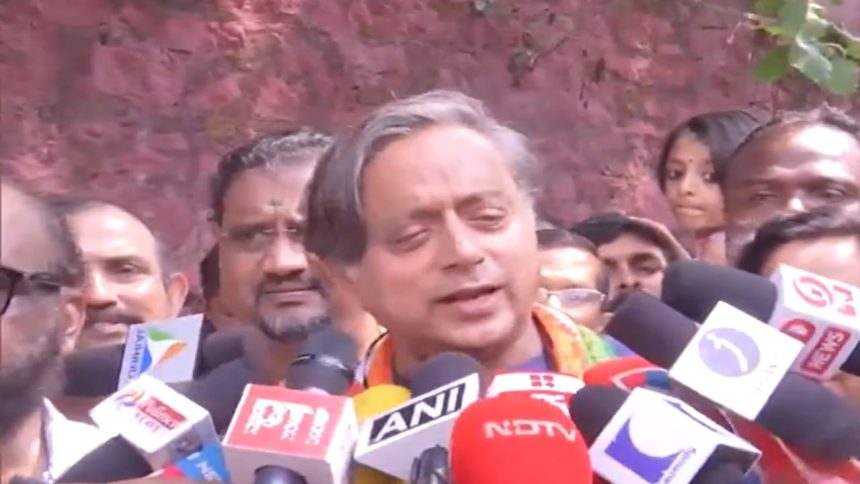 Delhi HC refuses to quash defamation proceedings against Tharoor over scorpion on Shivling remark