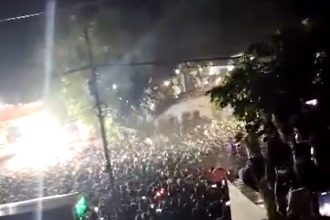 VIDEO: Several injured as tin roof with hundreds atop watching orchestra show collapses in Bihar