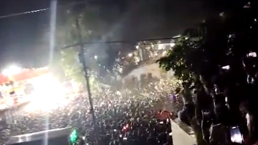 VIDEO: Several injured as tin roof with hundreds atop watching orchestra show collapses in Bihar