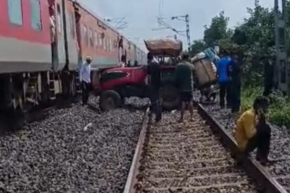 MP: Massive tractor-train collision averted after tractor climbs tracks | WATCH VIDEO