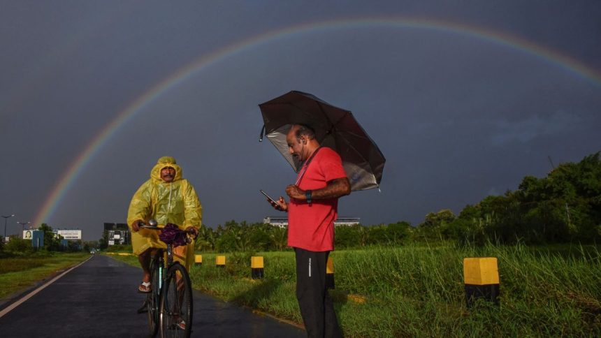 India Weather Today: Heavy rains likely in Telangana, Vidarbha region | Know full forecast