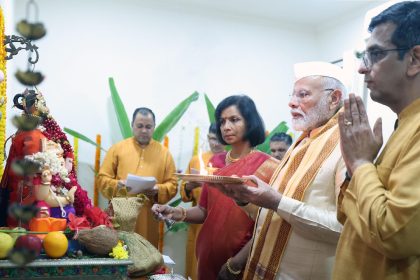 Watch: PM Modi prays to Ganpati Bappa at CJI DY Chandrachud’s home