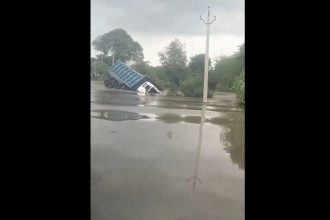 UP: Close shave for dumper driver as vehicle goes down while crossing flooded bridge